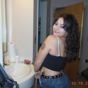 Meet your Posher, Mia